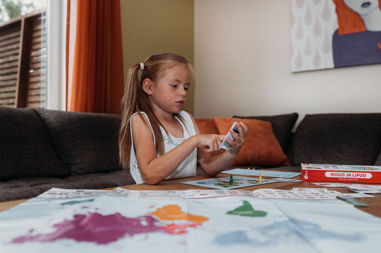 bo. Haridusmäng "Riigid ja Lipud" (eesti keeles)