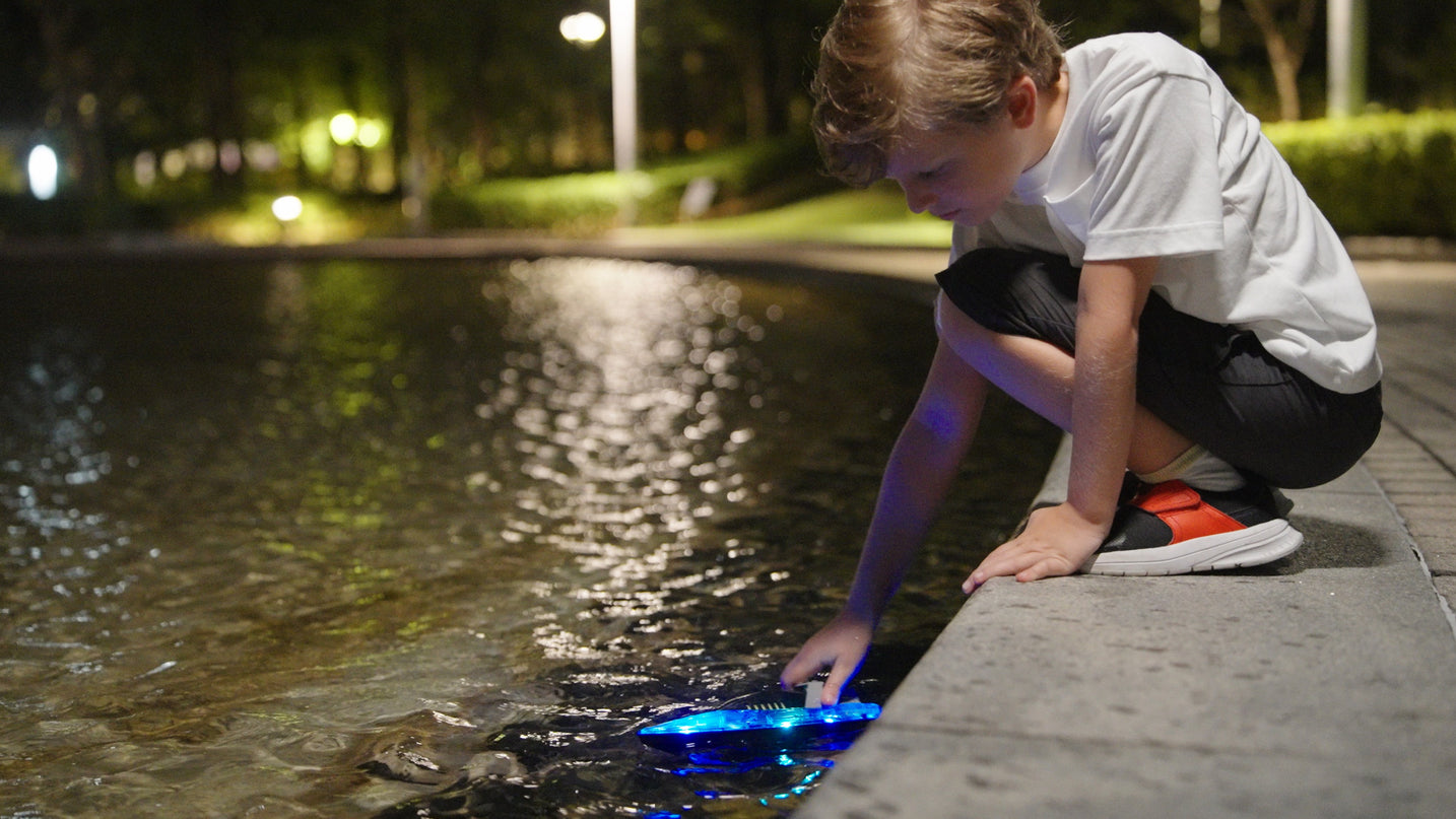 EXOST Raadioteel juhitav paat Aqua Lights, skaala 1:18