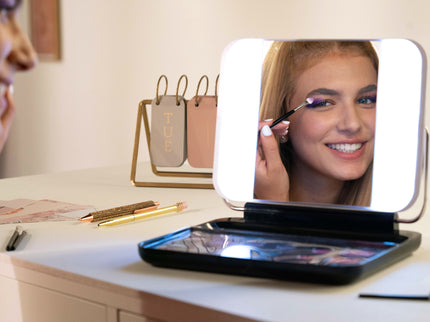 STYLE 4 EVER Meigikomplekt LED-valgustusega