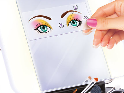 STYLE 4 EVER Meigikomplekt LED-valgustusega