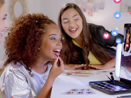 STYLE 4 EVER Meigikomplekt LED-valgustusega