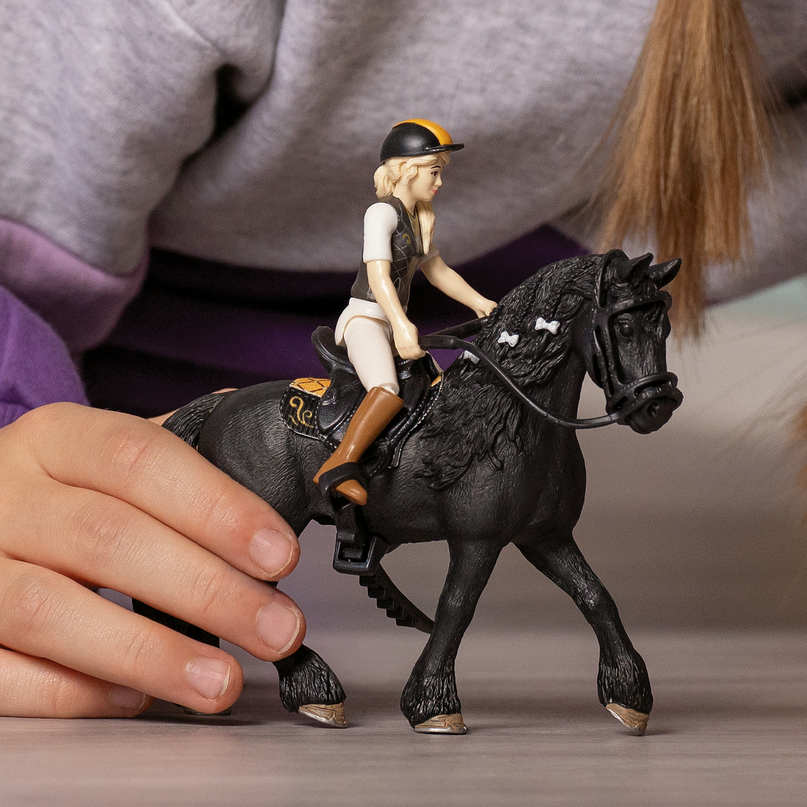 SCHLEICH HORSE CLUB mängukomplekt Hobiklubi Tori & Princess