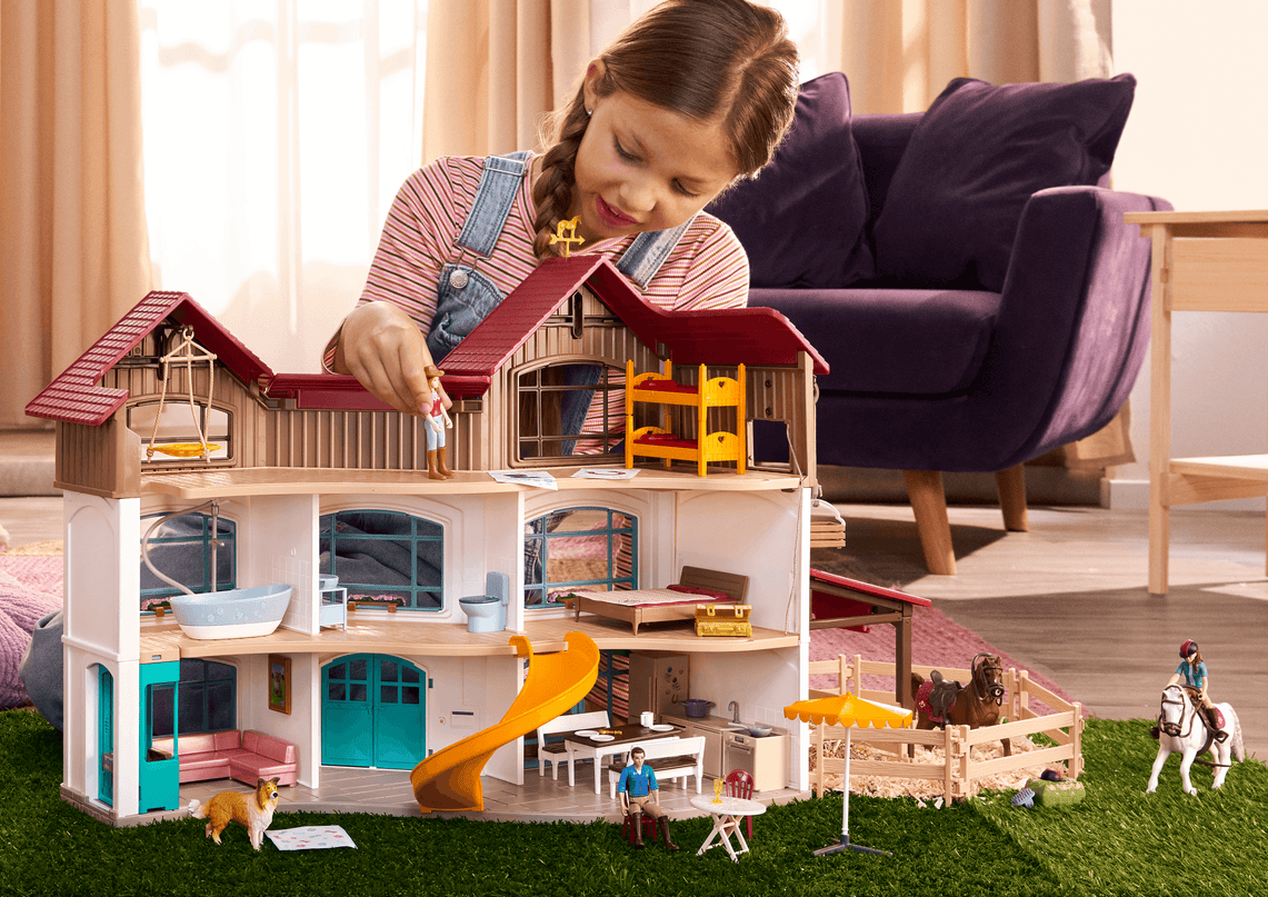 SCHLEICH HORSE CLUB Järveäärne villa ja hobusekoppel