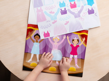 MELISSA &amp; DOUG korduvkasutatavad kleebised Riietused