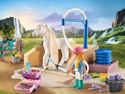 PLAYMOBIL WORLD OF HORSES Pesemisjaam koos Isabella ja Lionessiga 71354