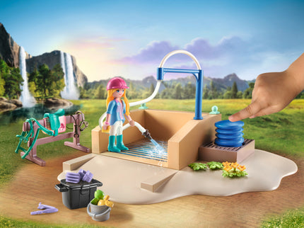 PLAYMOBIL WORLD OF HORSES Pesemisjaam koos Isabella ja Lionessiga 71354