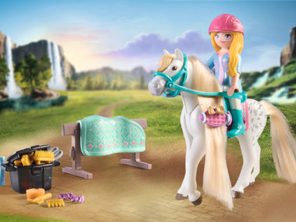 PLAYMOBIL WORLD OF HORSES Pesemisjaam koos Isabella ja Lionessiga 71354