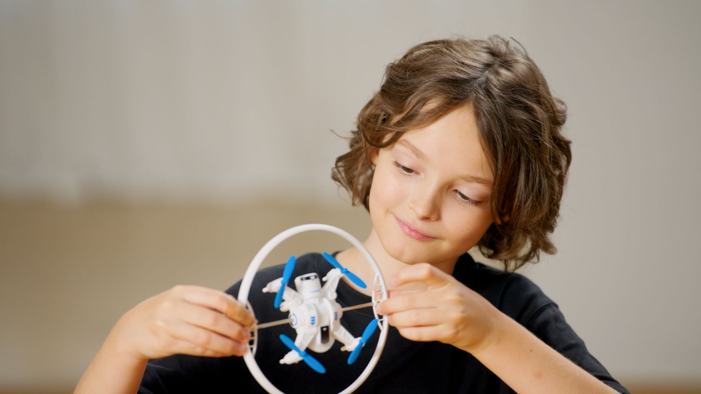 FLYBOTIC raadioteel juhitav droon Cosmic Cyclone