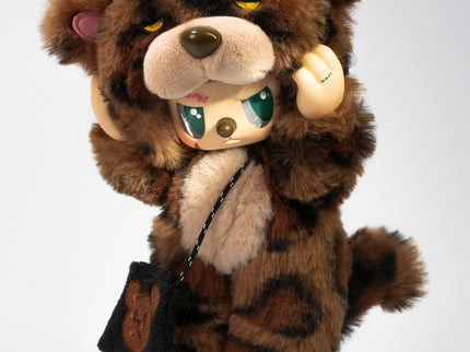 REBEL BEAR pehme mänguasi kotiga, 18 cm
