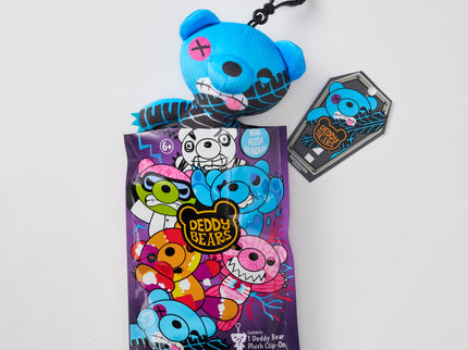 DEDDY BEARS Üllatus pehme seljakoti ripats, 10 cm