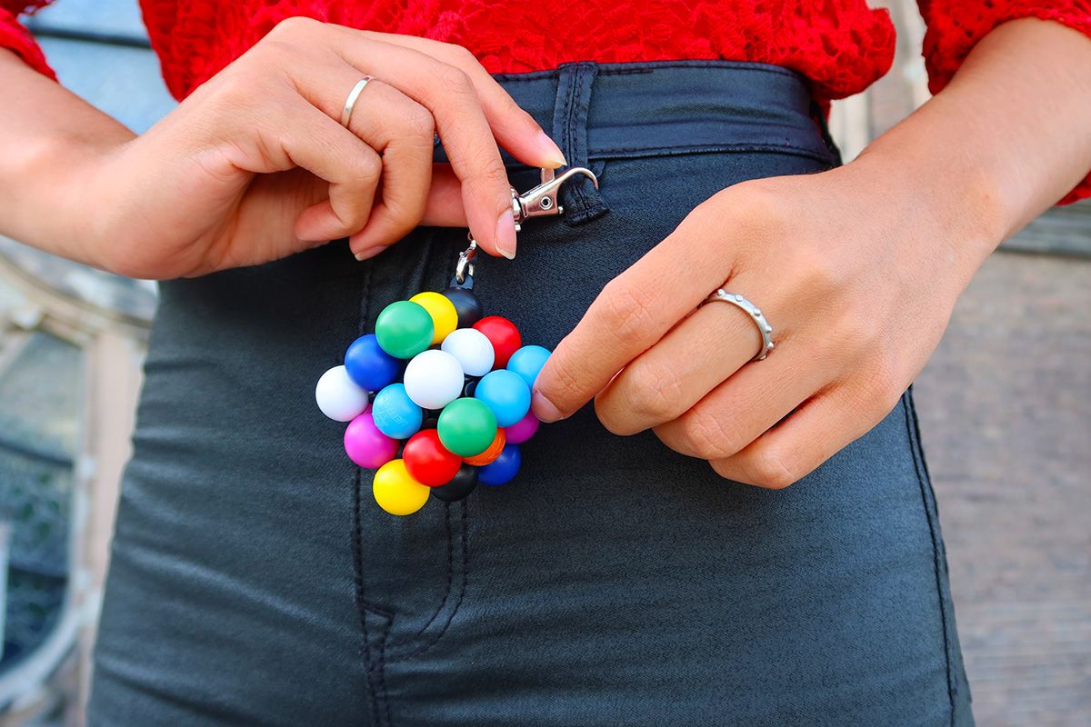 RECENT TOYS Nuputamisvigur Mini Molecube, võtmehoidja