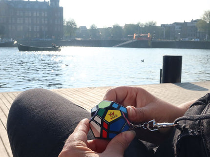 RECENT TOYS Nuputamisvigur Mini Skewb, võtmehoidja