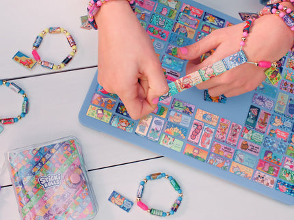 STICKI ROLLS käevõru aksessuaaride- ning kleepsudega, üllatuspakk