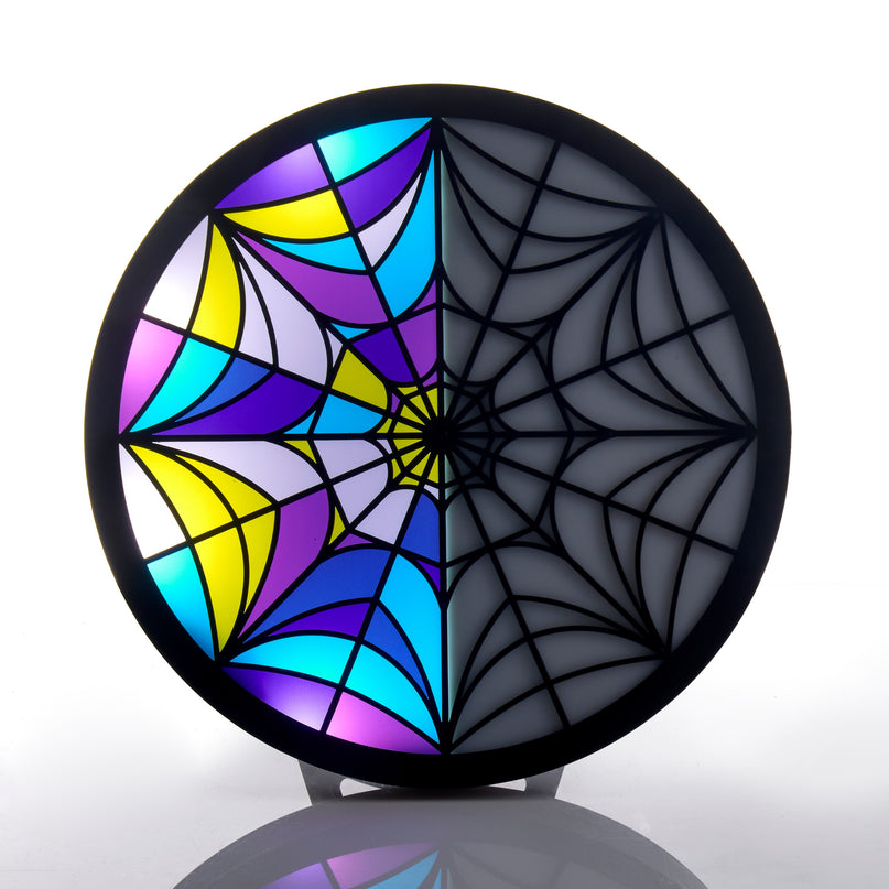 KOLMAPÄEV Öölamp vitriinaken