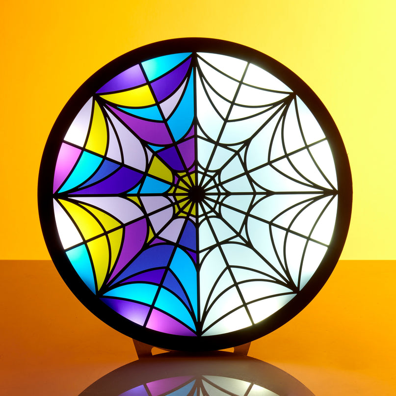 KOLMAPÄEV Öölamp vitriinaken